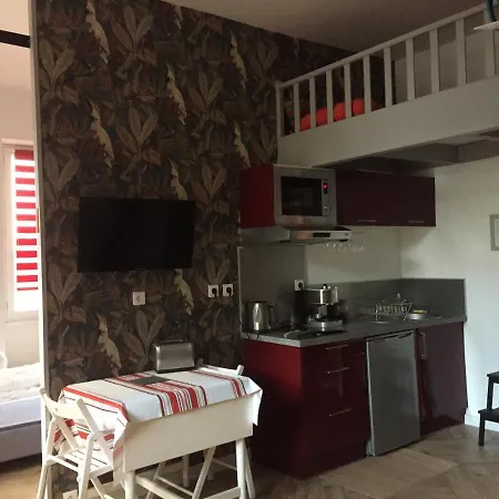 2 Pieces A 300m De La Grande - 2 A 5 Couchages * San Juan de Luz